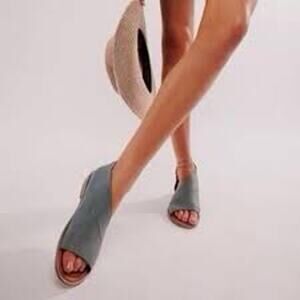 MSRP $198 NEW BOX Free People Mont Blanc Asymmetrical Mule Sandals Shoes 7/37.5